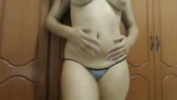 โสเภณีสีบลอนด์ Riley ได้รับ V Day sex with a BBC