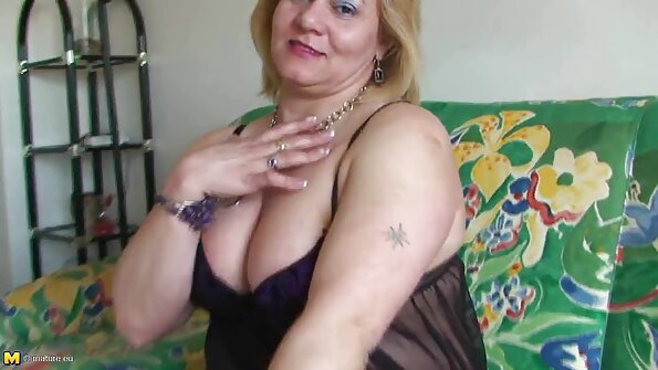 Geiler Teenie Sweet Riley fickt am Pool