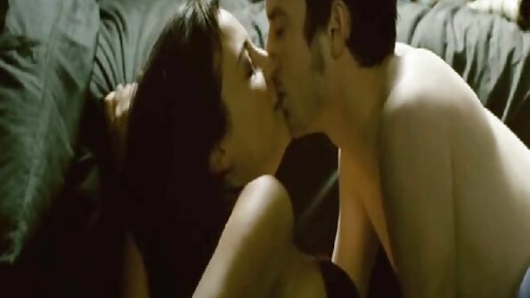 Herrliche MILF Nina Elle von einem geilen Kerl gefickt