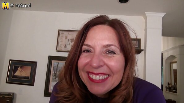 Die verwöhnte weiße Teen Roxy Nicole fickt ihren schwarzen Fahrer