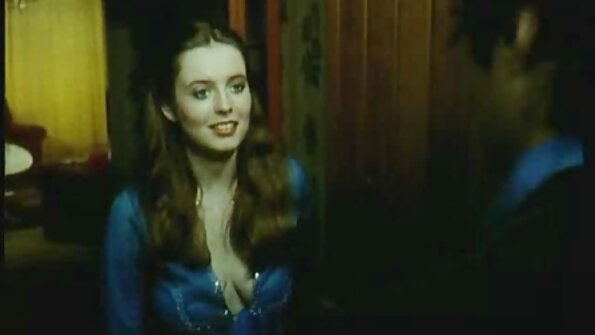 Rachel Starr ist eine MILF, die seine Hände nicht von ihm nehmen kann