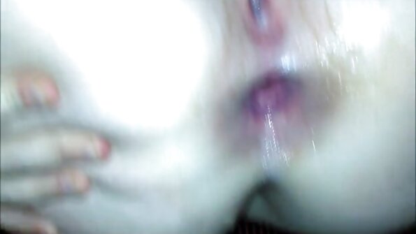 MILF Ariella Ferrera ที่น่าทึ่งดูแล 3 วิธี