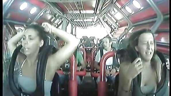 Lena Paul ได้รับรูตูดของเธอโดยของเล่นทางเพศ