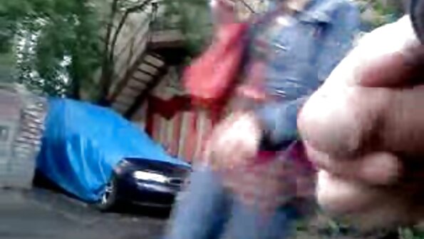 Blonde Hure Tara Ashley steckt einen BBC in ihren kleinen Arsch