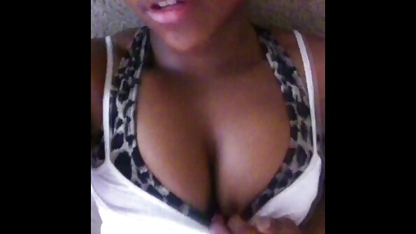 Cougar ได้รับ toyed กับเครื่องสั่นที่โต๊ะทำงาน