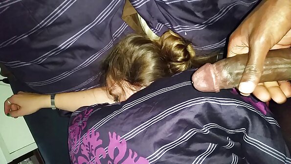 Wilder Outdoor-Sex mit einer jungen Hottie mit behaarter Muschi