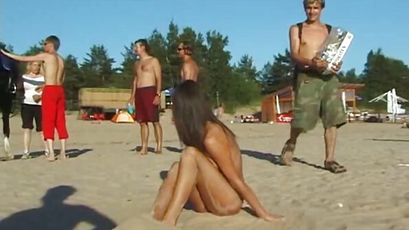 ปาร์ตี้ทารกมี gangbang ย้อนกลับในรถลิมูซีน