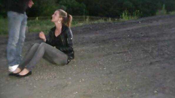 MILF สีดำ กับ แว่น ได้ นั่น สีขาว ไอ้จ้อน