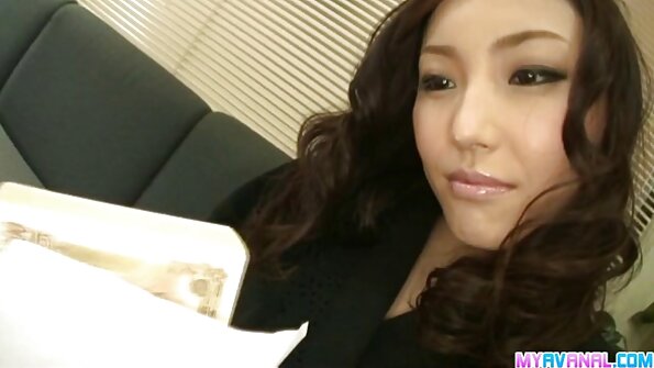 Kimmy Grangerg wird in ihrer Arztpraxis gefickt