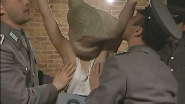 Kandace Kayne gibt einem weißen Kerl ihre Muschi