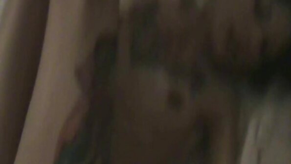 Kellnerin Vanessa Decker wird auf der Toilette beschimpft