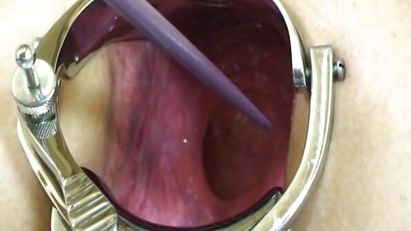 Sexy Mama Mila Houston bekommt ihren Arsch gespielt