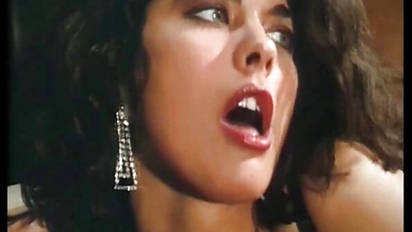 Veronica Rayne ร่วมเพศสถาปนิกที่แขวนอยู่ในออฟฟิศของเธอ