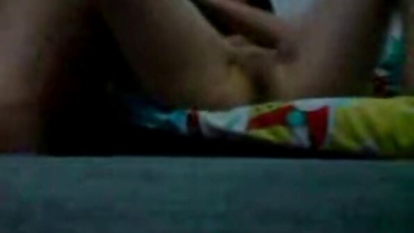 MILF Shauna Skye gibt einem Typen eine besondere Behandlung