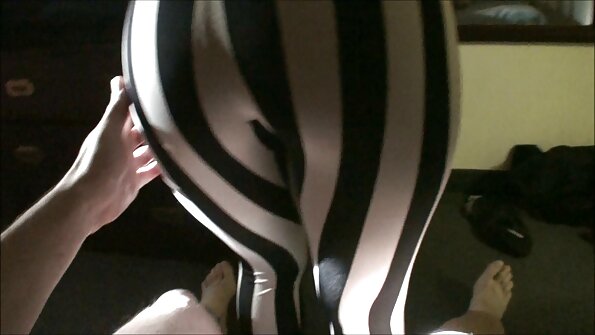 Wirklich heiße Therapeutin fickt ihre Patientin nach einer Sitzung