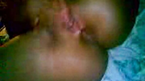 แม่ชีเปลือย Alexis Fawx fucks ลูกสาวของเธอแขวน BF