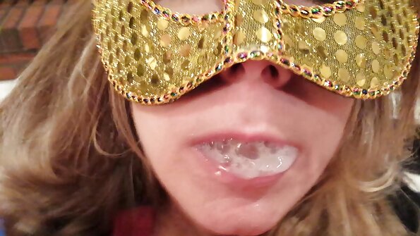 Freche, tätowierte Mama Joslyn James fickt ihren Sohn