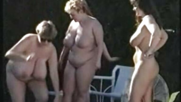 Nicole Aniston เป็นดอกทอง busty ที่มีเลือดร่วมเพศ