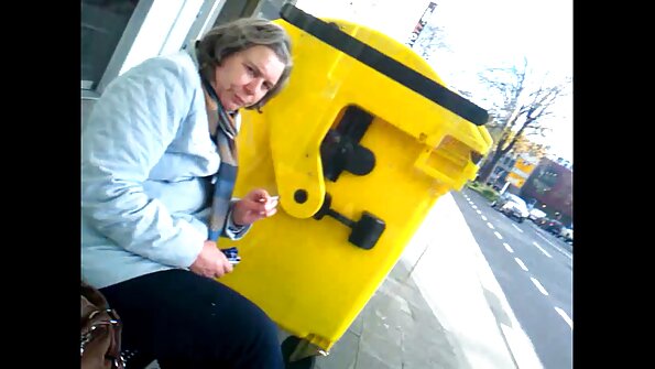 มาลีน่า มาร์ส เลี้ยงพ่อในวันหยุด