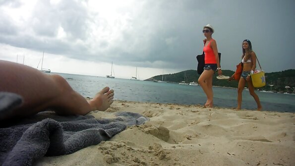 กระต่ายหิมะที่สมบูรณ์แบบ Amirah Adara ถูกทำลายโดย BBC